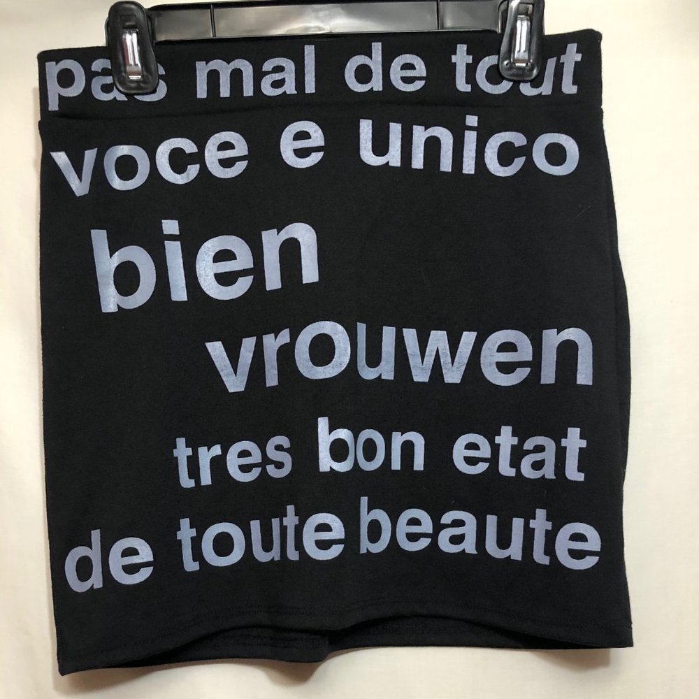 Sparkle & Fade Black w/ French words Size M Stretch Skirt